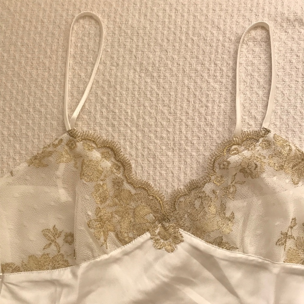 Satin nightgown - Picture 2 of 6